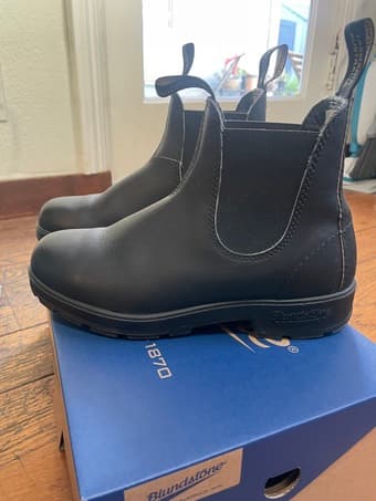 Black Blundstone Chelsea Boots 1