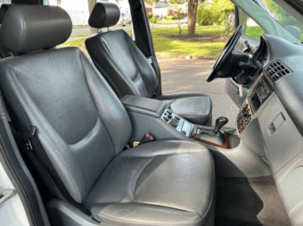 Car White SUV Mercedes 4