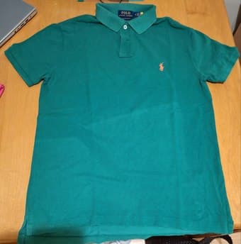 selling polo shirt size M 1