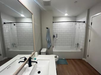 Spacious Luxury Apartment at Santa Clara Station 3