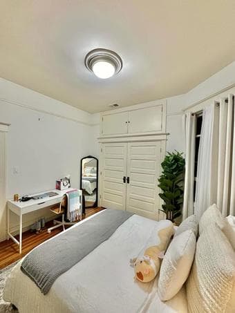 Sublet SF North Beach - Looking for a female roommate 2