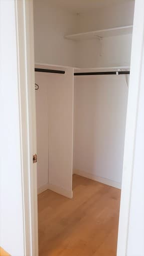 Private 1B1B in a 2B2B condo on campus. 3