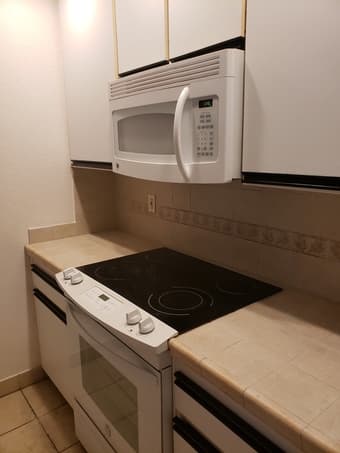 Private 1B1B in a 2B2B condo on campus. 4