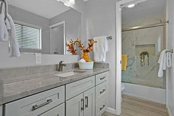 Master bedroom with private bathroom in a 5b/4b 2