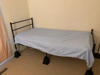 Selling Full bed 1