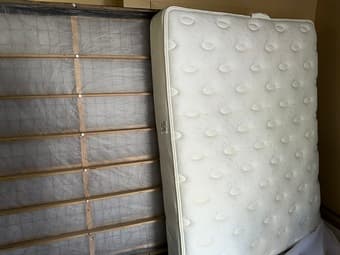 Queen mattress and box spring/frame 3