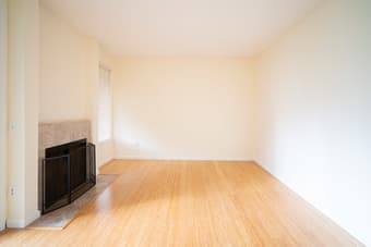 Stunning ground floor 3/2 unit in Mountain View close to Caltrain 1