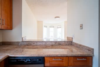 Stunning ground floor 3/2 unit in Mountain View close to Caltrain 2