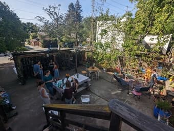 Opening in conveniently-located Palo Alto cooperative house! 1