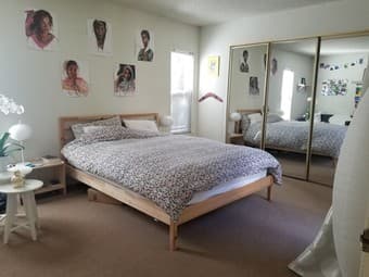 Spacious Master Bedroom and Private Bath in 4bd/2ba house in Palo Alto 1