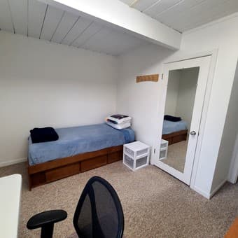 FURNISHED BEDROOM IN QUIET ATTRACTIVE SOUTH PALO ALTO HOME $1400 2