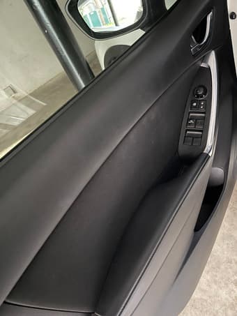 Super clean SUV - Mazda CX5 Touring FWD Automatic, 2015 4