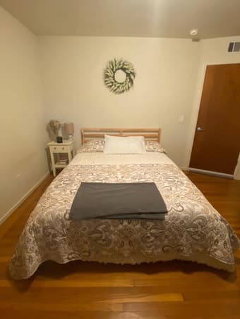 Bedroom with private bathroom available in Downtown Menlo Park 2