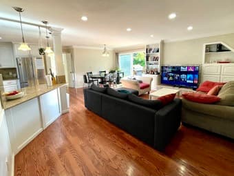 2 light-flooded private rooms available from (1x)Feb 1 and (1x)March 1 2