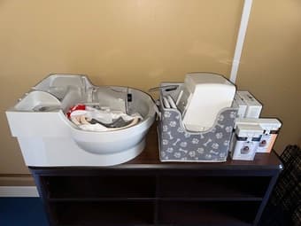 Cat Genie automatic litter box 1
