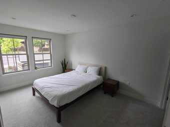 Private bed/ba in 3bd/3.5ba townhome in mountain view 1