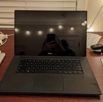 Dell XPS 15- 9560 - $350 1
