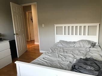 Cozyr bedroom in a 5BR/3.5BA just off of Oregon and Alma 3