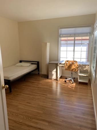 A furnished room in 3b1b house near downtown Menlo Park (8 min biking) 1