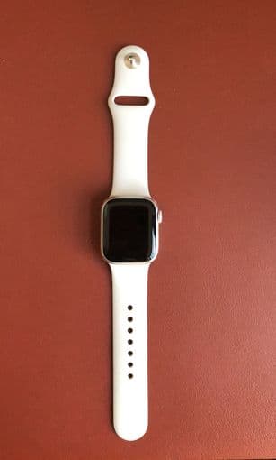 Apple Watch Series 8 in Great Condition 1