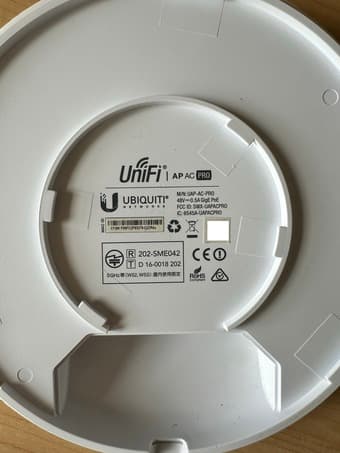 UBIQUITI UniFi AP AC PRO Access Point 2
