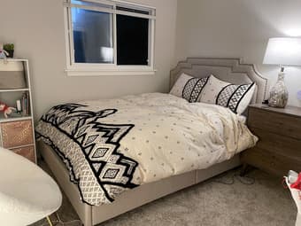 1 bedroom in 2BR/1BA house, 15min bike ride to Stanford [female only] 2