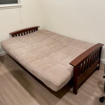 Convertible couch / Futon, Queen size 2