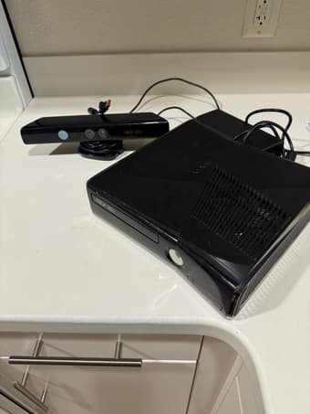 Xbox 360 w/ Kinect 1