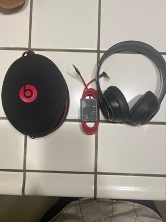 Beats Solo 2 Wired Headphones 1