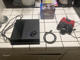 PlayStation 4 (500gb) Bundle with 2 controllers & 10 games 1