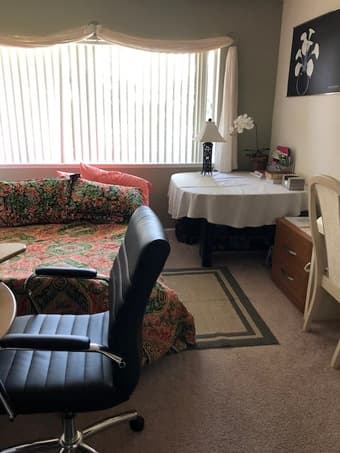 Cozy Bright Furnished Apt with Stanford Medical Professional with Park 3