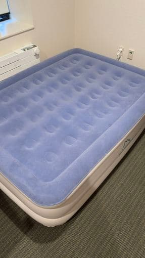 Air mattress with built in pump, duvet insert and two pillows 1