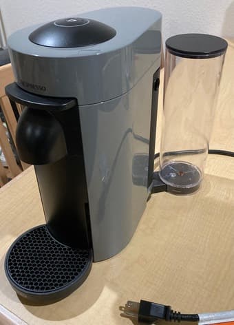 Nespresso VirtuoPlus Machine - Excellent Condition 1