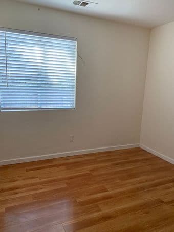 Room in San Mateo 3B/2BA - female preferred - start ASAP 2