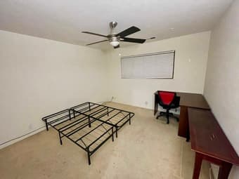 Redwood City, 120ft2 bedroom in shared house 3-bed/2.5-bath 3