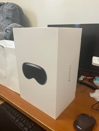 Apple Vision Pro 256GB - Brand New 1