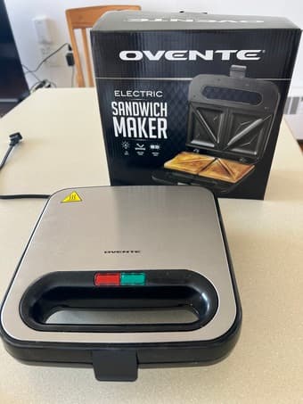 Electric Sandwich Maker 1