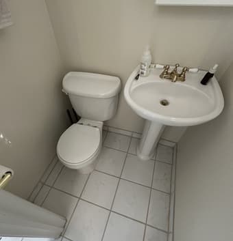 Semi Furnished Bedroom & Private Bathroom in Los Altos House 3