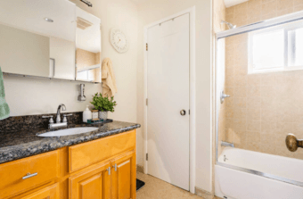 One bedroom, downtown Menlo Park, Starting April 1 3