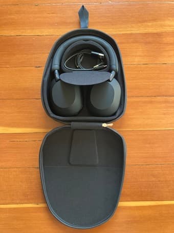 Sony WH-1000XM5 Wireless Noise Cancelling Headphones 1