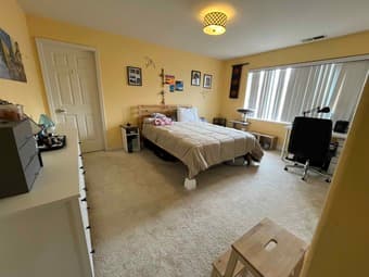 Room available close to Stanford campus June 1 to July 31 1