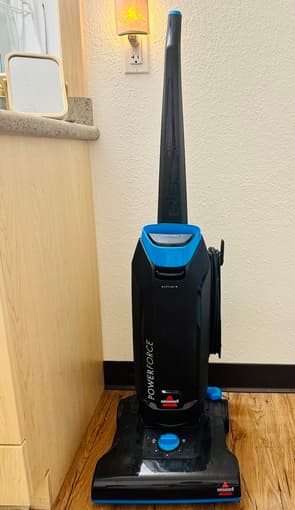 Decluttering Sale: vacuum cleaner, shoe storage, clothes and much more 2