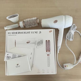 T3 Featherweight Luxe 2i Hair Dryer and 2.5" Brush 2