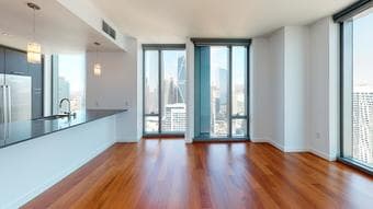 Gorgeous 2bd/2bath in top floor of SF highrise 1