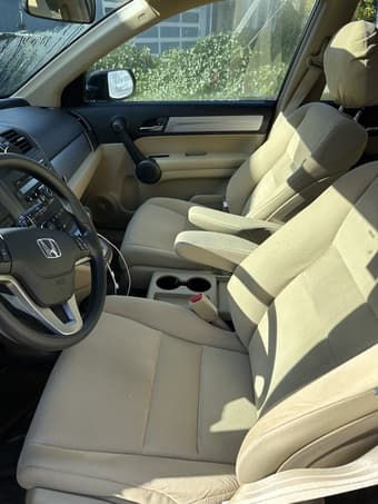 2010 Honda CRV SUV - $9,750 2