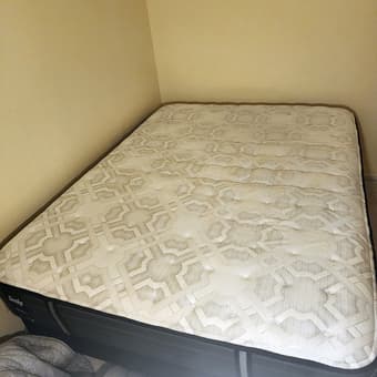 Firm queen size bed - like new 1