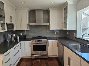 2 Rooms in Spacious Palo Alto 3bd home, 1 block from University Avenue 2