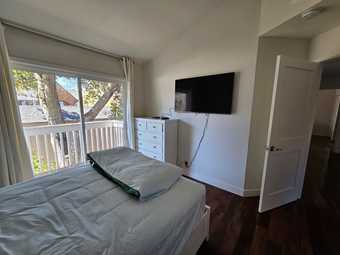 2 Rooms in Spacious Palo Alto 3bd home, 1 block from University Avenue 4