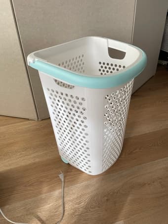 Plastic Hamper with wheels 2