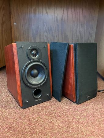 Studio Monitors - Like New Edifier R1700BTs 2